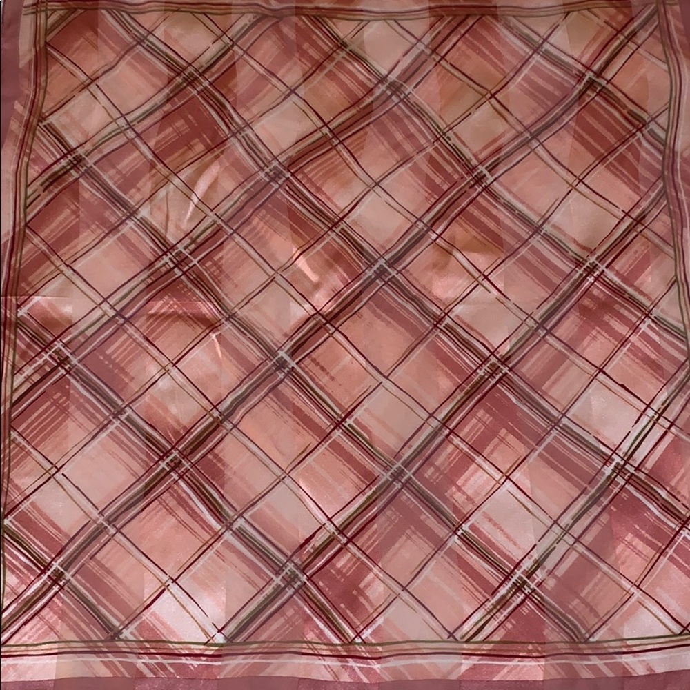 Women’s Pink Plaid Scarf